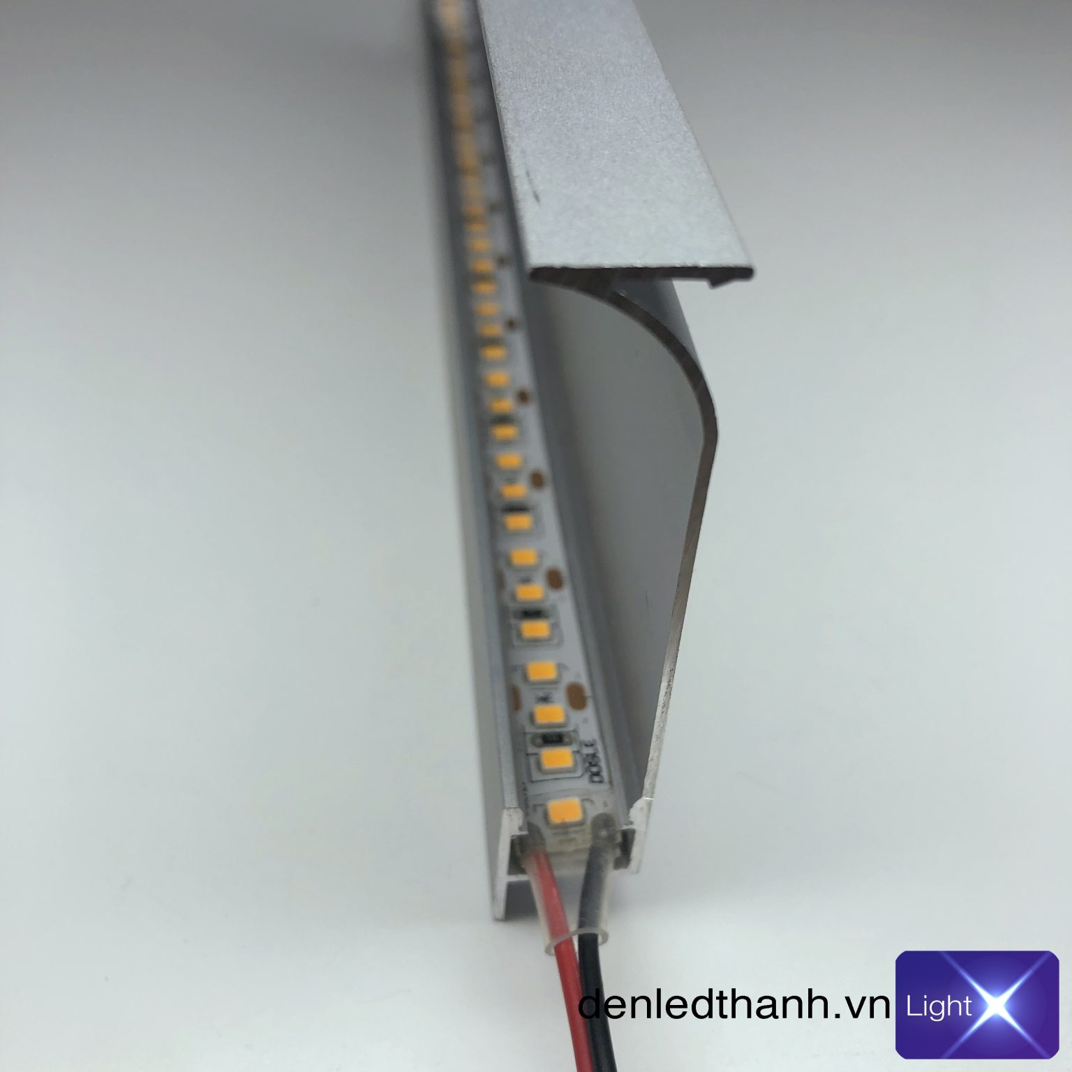 den led thanh chan tuong (3)